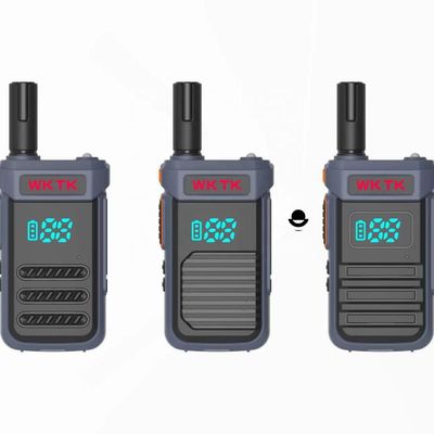 2W/0.5W Output Power Walkie Talkie POC Radio with Wifi Network and Black Android Speaker