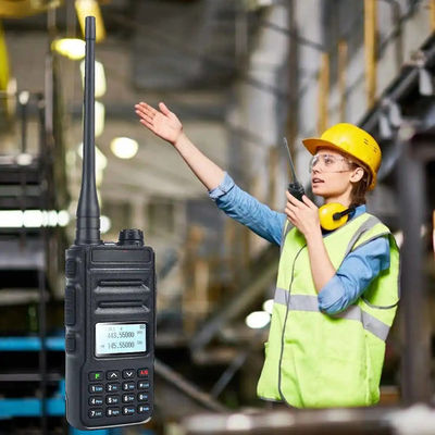 English Operating Language Handheld Two Way Radio for Walkie Talkie Mobile Phone