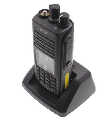 DMR Dual Band IP67 Waterproof GPS Optional 100000 Contacts 131mm*61mm*36mm Digital Radio