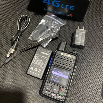 Handheld 4G Walkie Talkie with GPS WCDMA SIM Card WiFi Bluetooth and Zello Wireless
