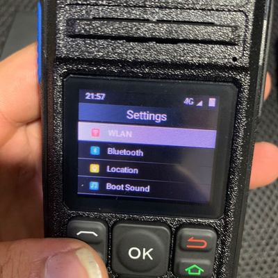 Handheld 4G Walkie Talkie with GPS WCDMA SIM Card WiFi Bluetooth and Zello Wireless