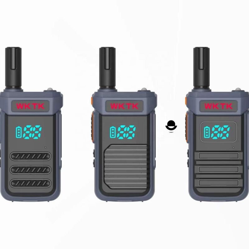 2W/0.5W Output Power Walkie Talkie POC Radio with Wifi Network and Black Android Speaker