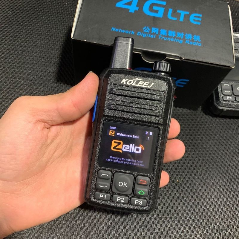 Handheld 4G Walkie Talkie with GPS WCDMA SIM Card WiFi Bluetooth and Zello Wireless